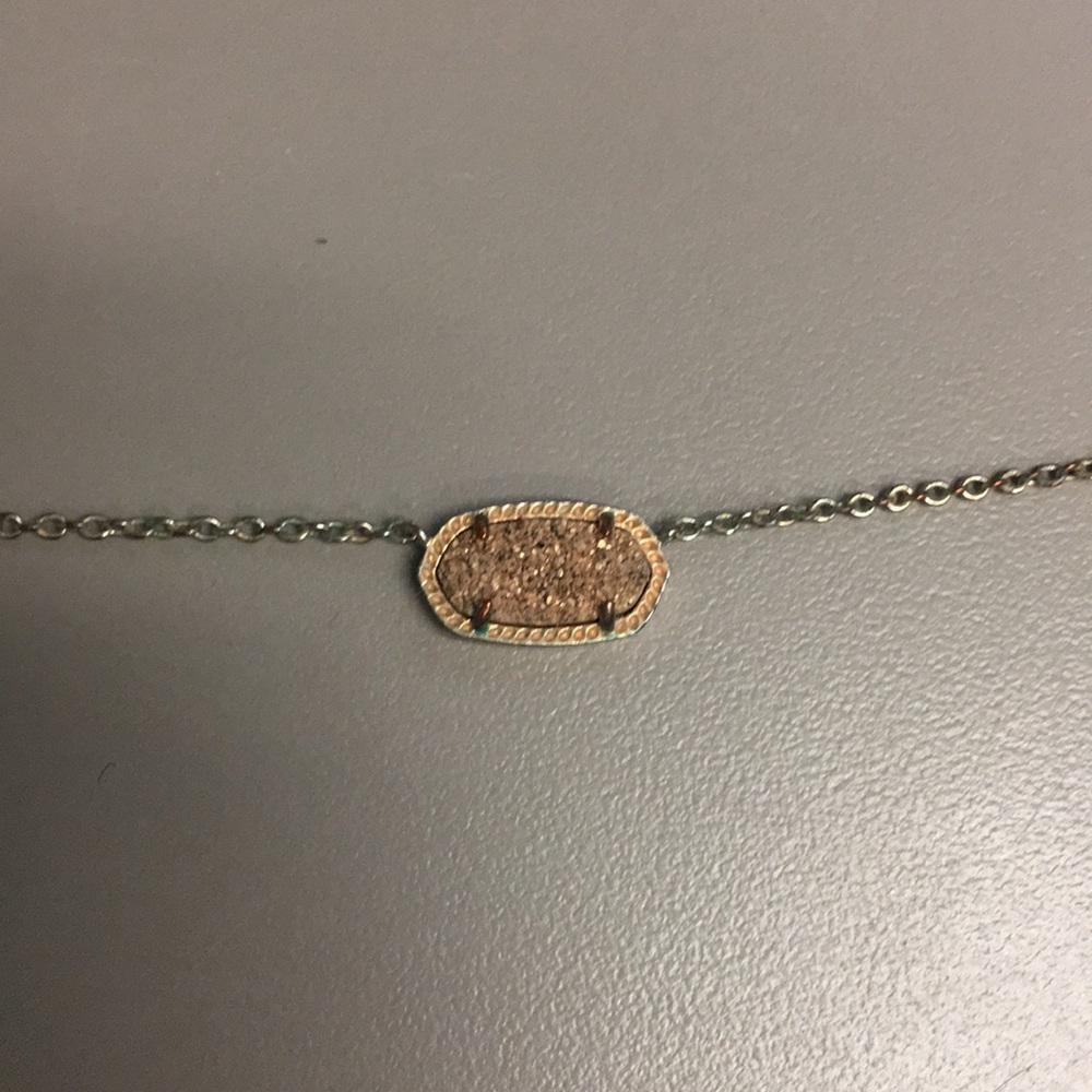 Kendra Scott necklace